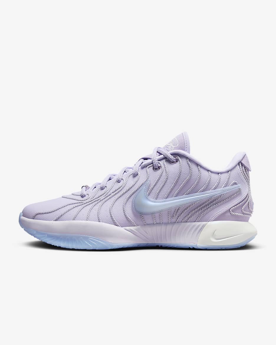 The Ultimate Guide to White and Purple Basketball Shoes