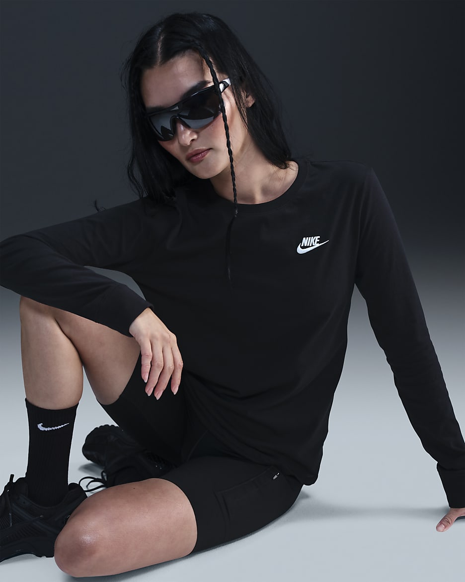 Nike Sportswear Club Women's Long-Sleeve T-Shirt - Black/White
