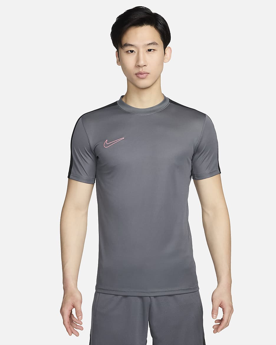 Nike Dri-FIT Academy 男款短袖足球上衣 - Iron Grey/黑色/Sunset Pulse
