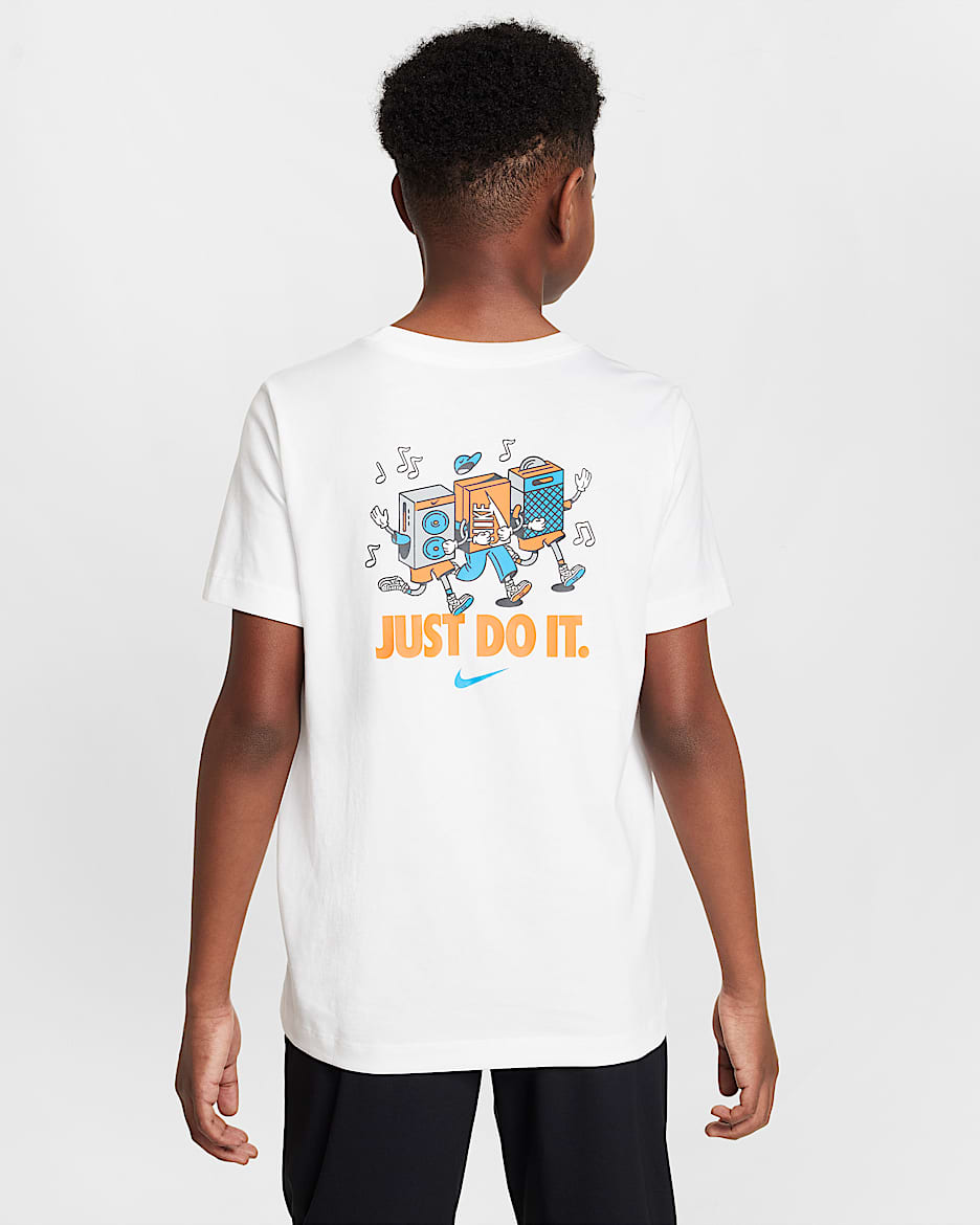 Nike Sportswear Older Kids' T-Shirt - White