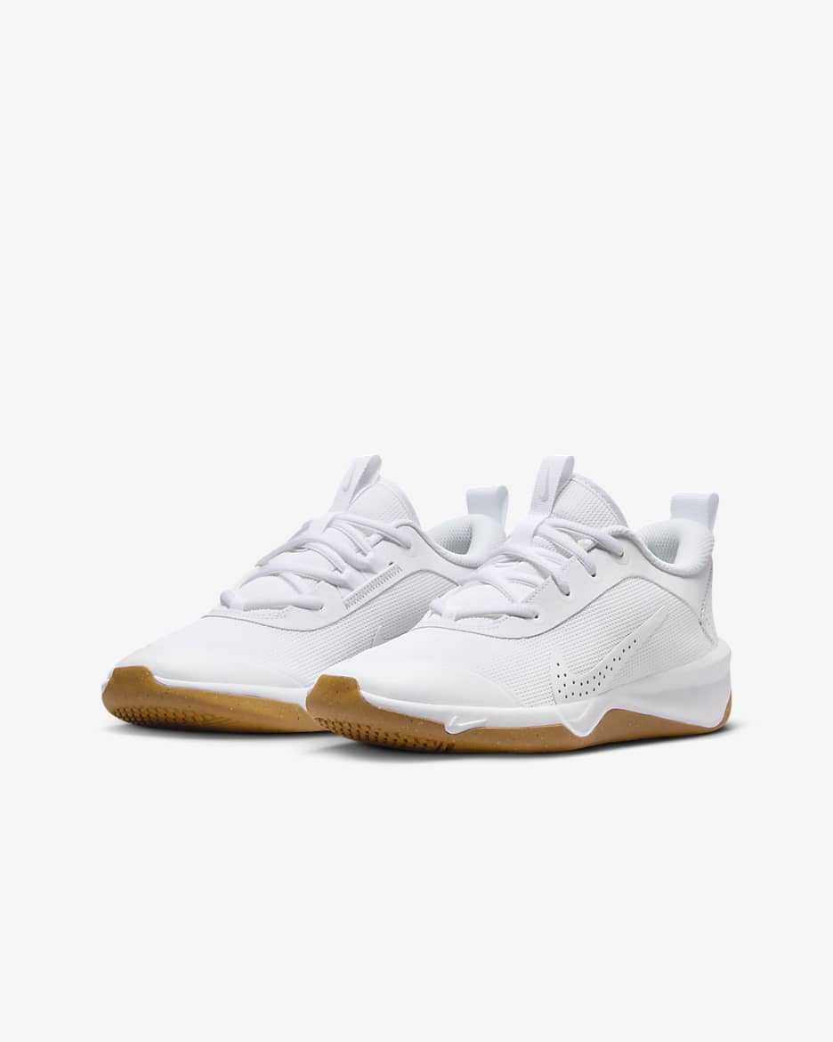 Nike Omni Multi-Court for innendørsbane/gate til store barn - Hvit/Pure Platinum/Light Smoke Grey/Hvit