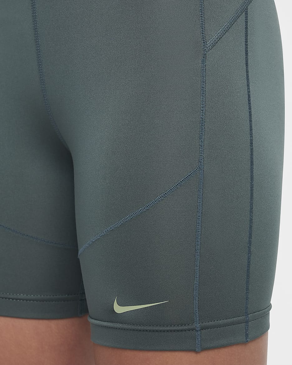 Nike Pro Dri-FIT Shorts (Mädchen, ca. 13 cm) - Vintage Green/Oil Green