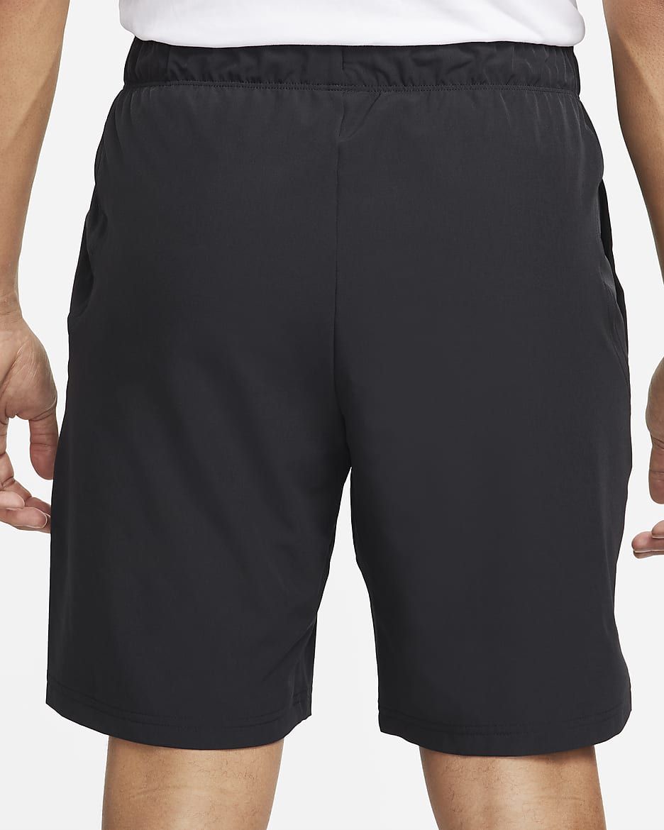 NikeCourt Advantage Herren-Tennisshorts (ca. 23 cm) - Schwarz/Schwarz/Weiß