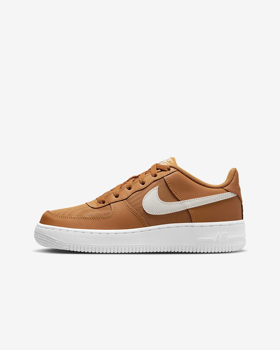 Nike Air Force 1 LV8 2 Older Kids' Shoes - Monarch/Sail