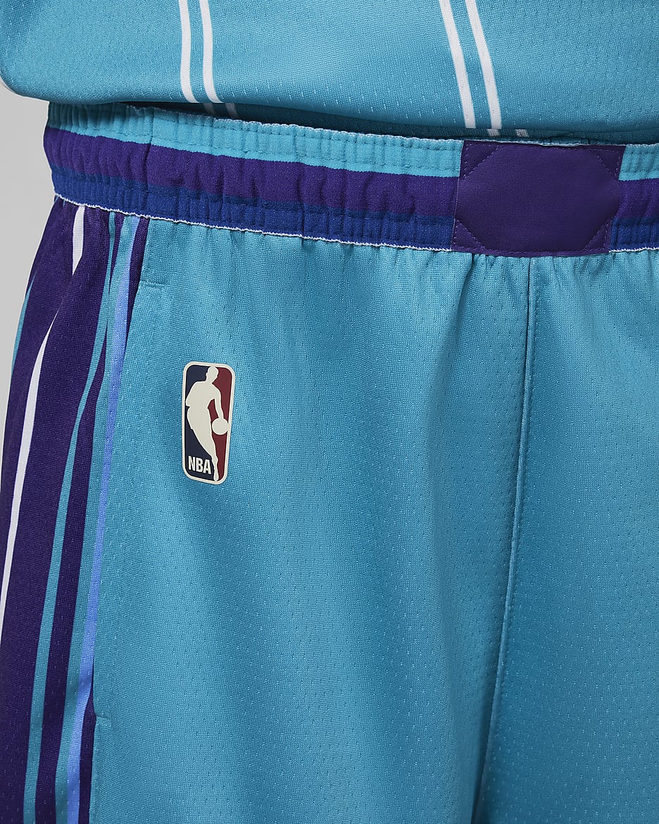 Charlotte Hornets 2023/24 Hardwood Classics Pantalón corto Swingman Jordan Dri-FIT de la NBA - Niño - Rapid Teal