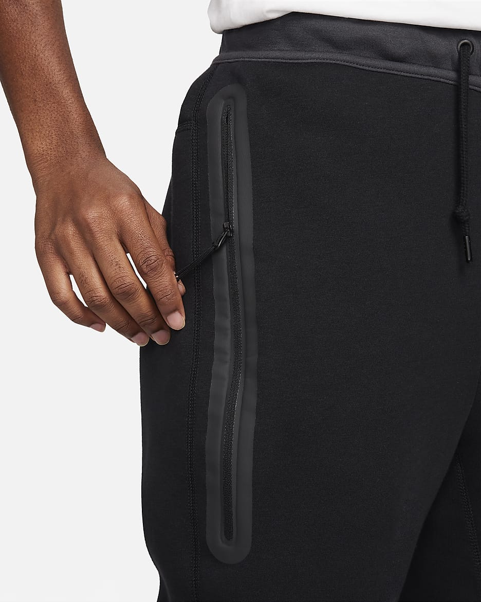 Pantaloni jogger Nike Sportswear Tech Fleece – Uomo - Nero/Dark Smoke Grey/Light Crimson