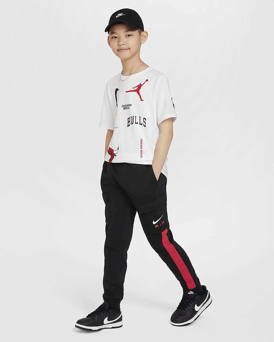 Chicago Bulls Courtside Statement Edition Older Kids' Jordan NBA Max90 T-Shirt - White