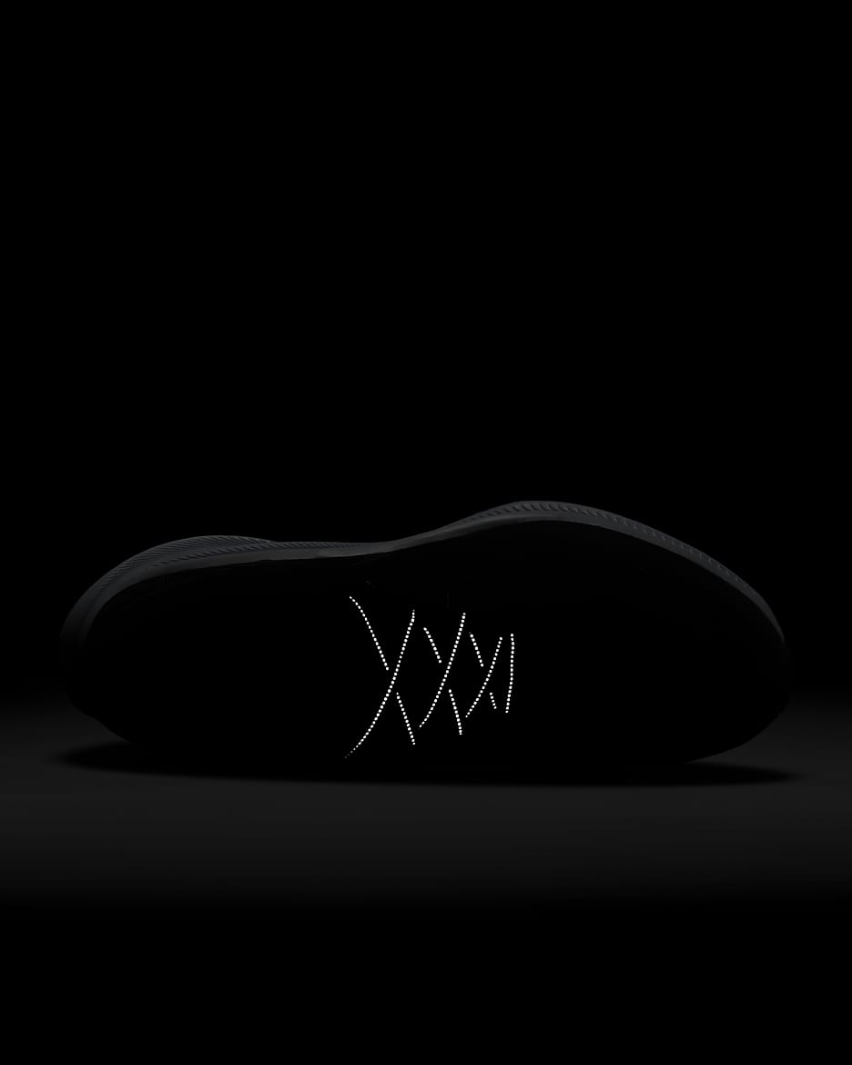 wmns nike quest 3 shield