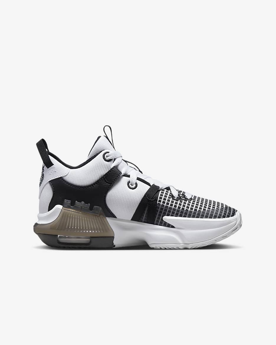 LeBron Witness 7 Older Kids' Basketball Shoes. Nike MY