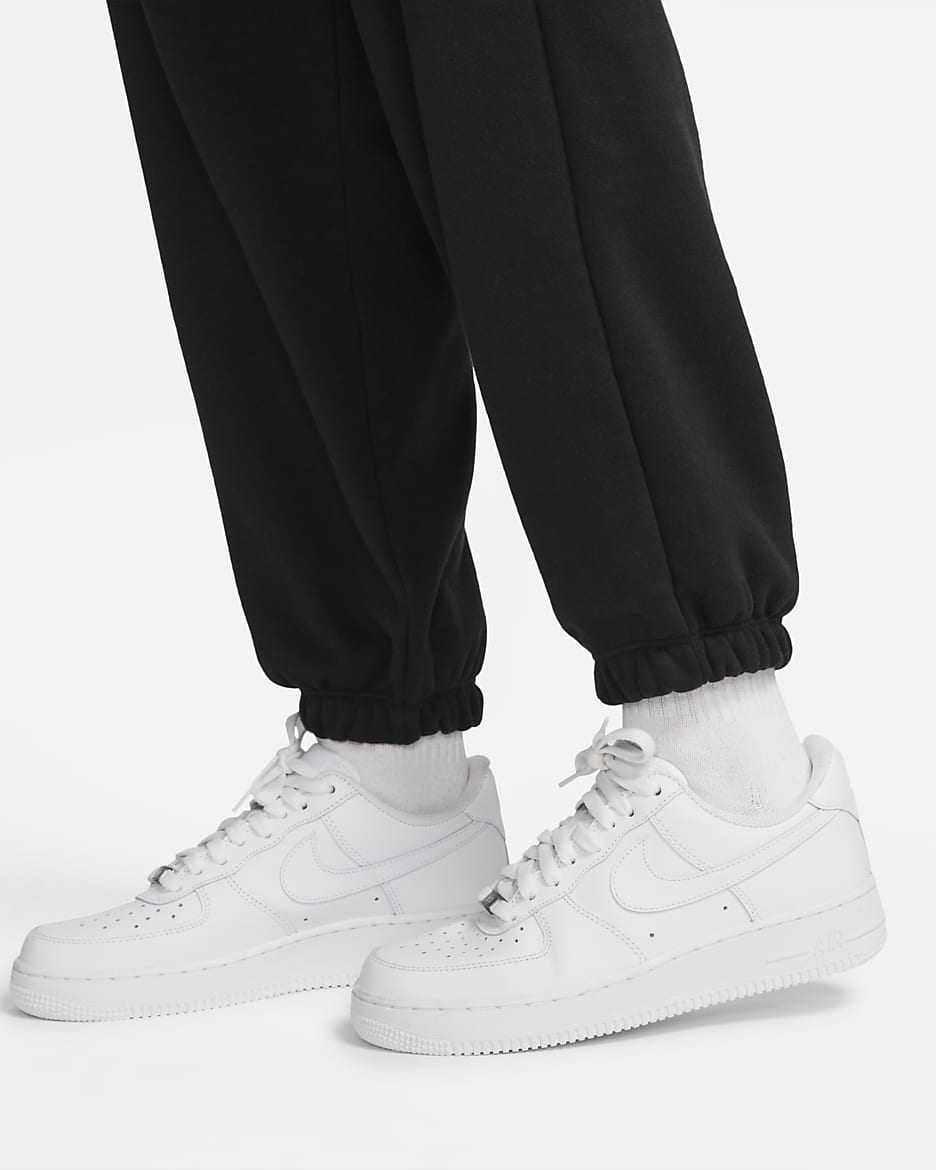 Nike Sportswear Club Fleece Women's Mid-Rise Oversized Cargo Tracksuit Bottoms - Black/White