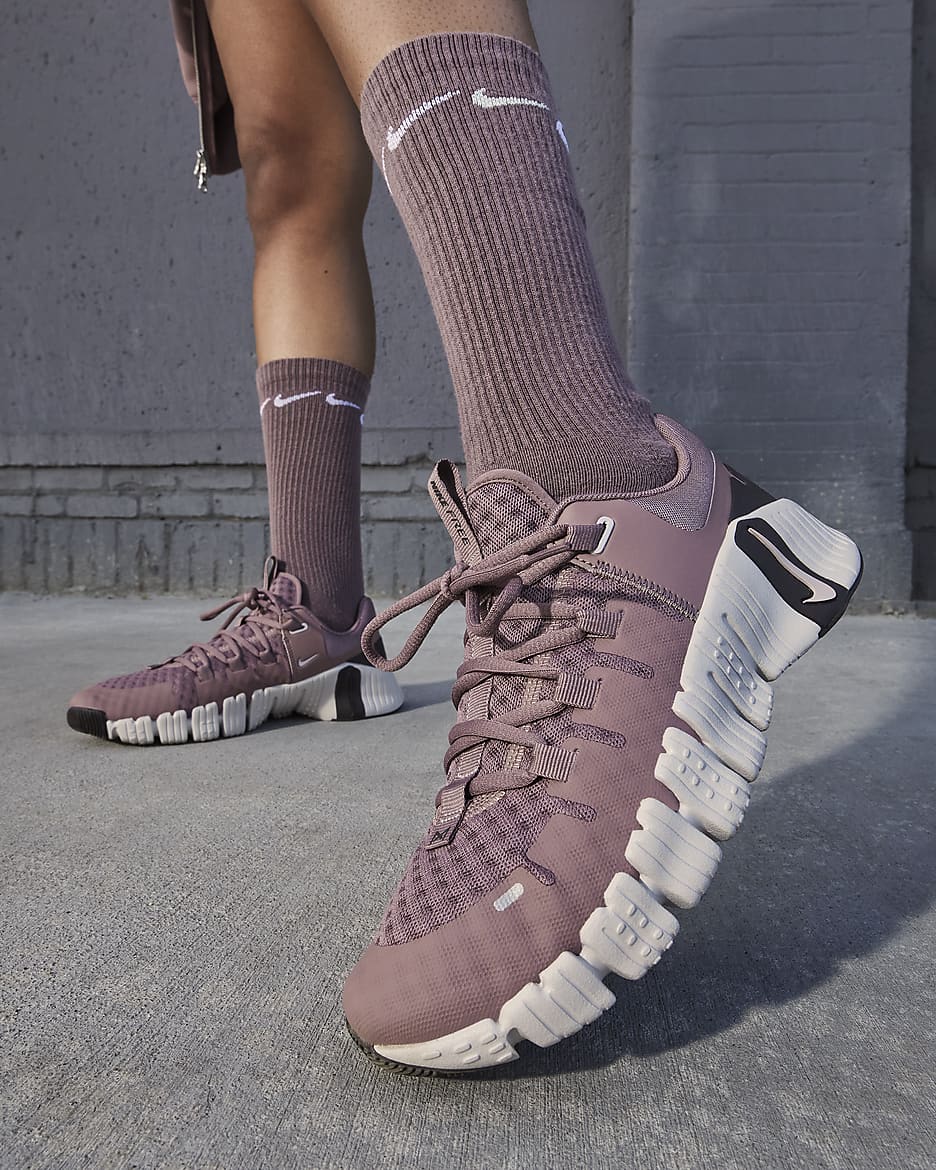 Nike Free Metcon 5 Women's Workout Shoes - Smokey Mauve/Light Bone/Velvet Brown/Platinum Violet
