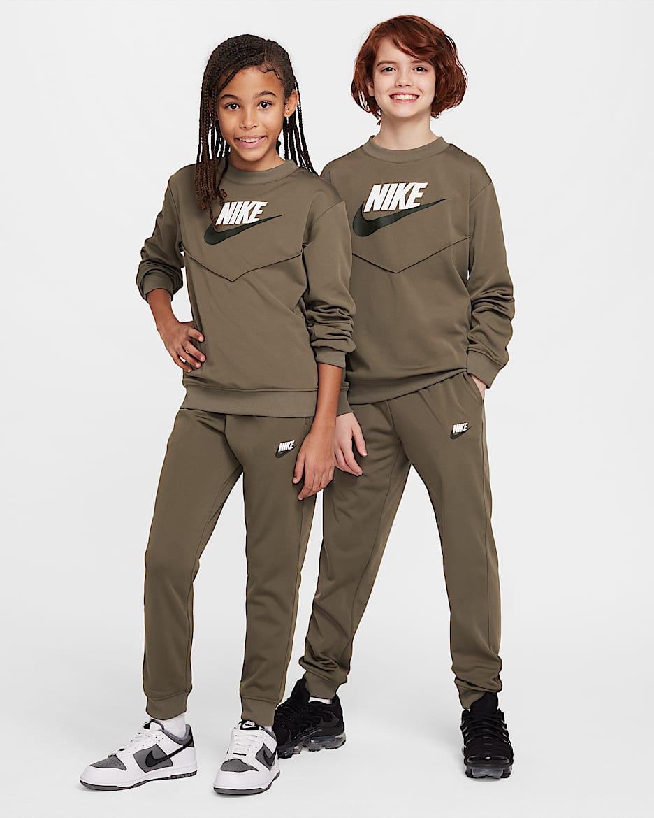 Nike Sportswear tracksuit til store barn - Medium Olive/Hvit