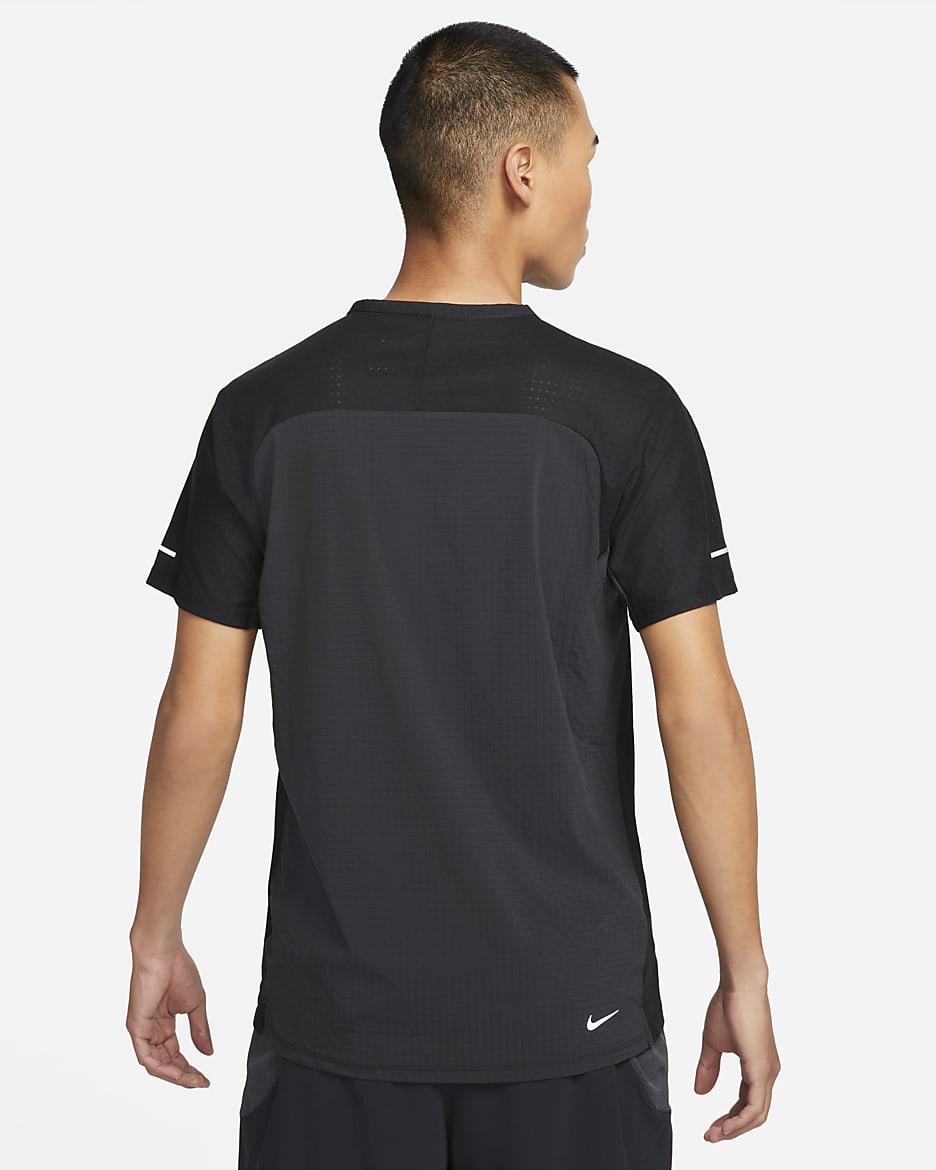 Nike Dri-FIT Trail Solar Chase Men's Short-Sleeve Trail Running Top - Black/White