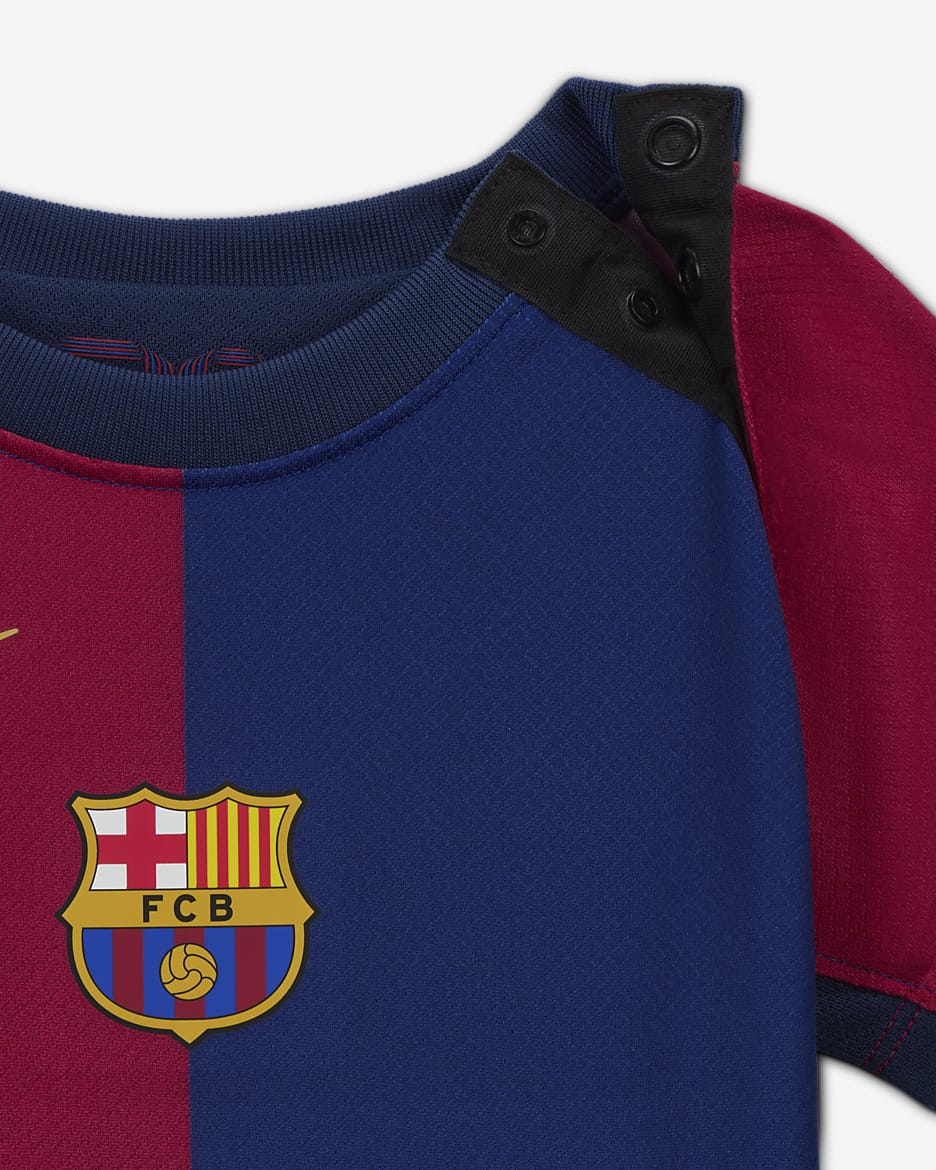 Trzyczęściowy strój piłkarski dla niemowląt i maluchów Nike FC Barcelona Stadium 2024/25 (wersja domowa) – replika - Deep Royal Blue/Noble Red/Midnight Navy/Club Gold