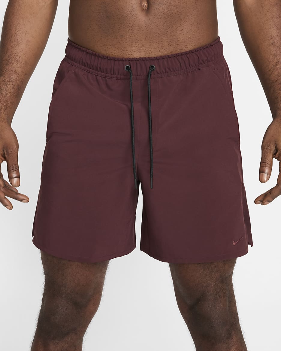 Shorts versatili Dri-FIT non foderati 18 cm Nike Unlimited – Uomo - Burgundy Crush/Nero/Burgundy Crush