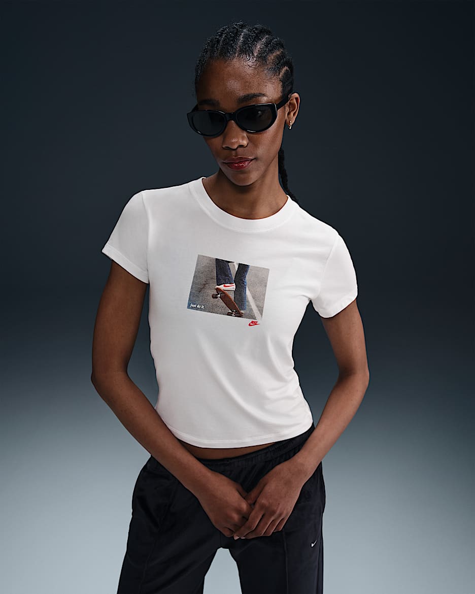 Playera slim cropped para mujer Nike Sportswear Chill Knit - Blanco