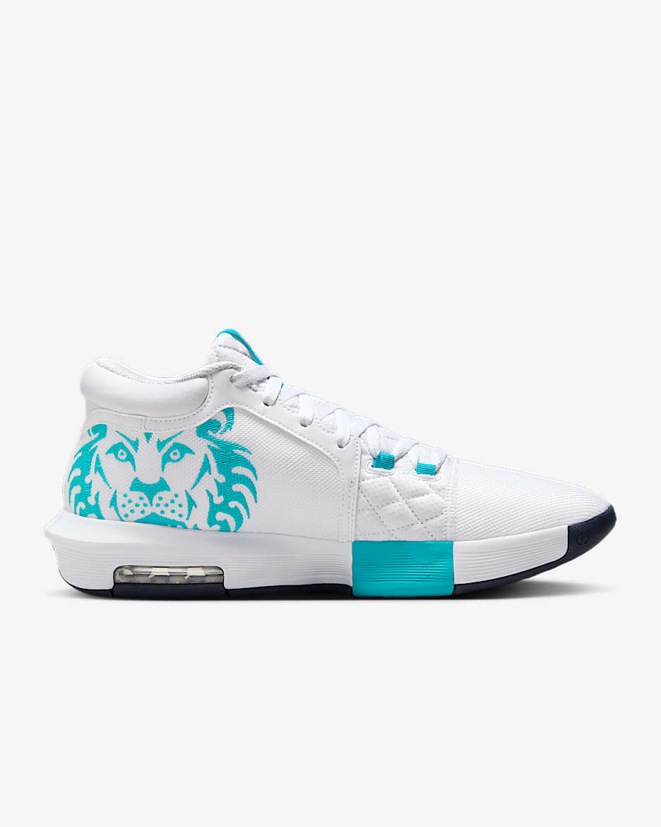 LeBron Witness VIII Basketball Shoes