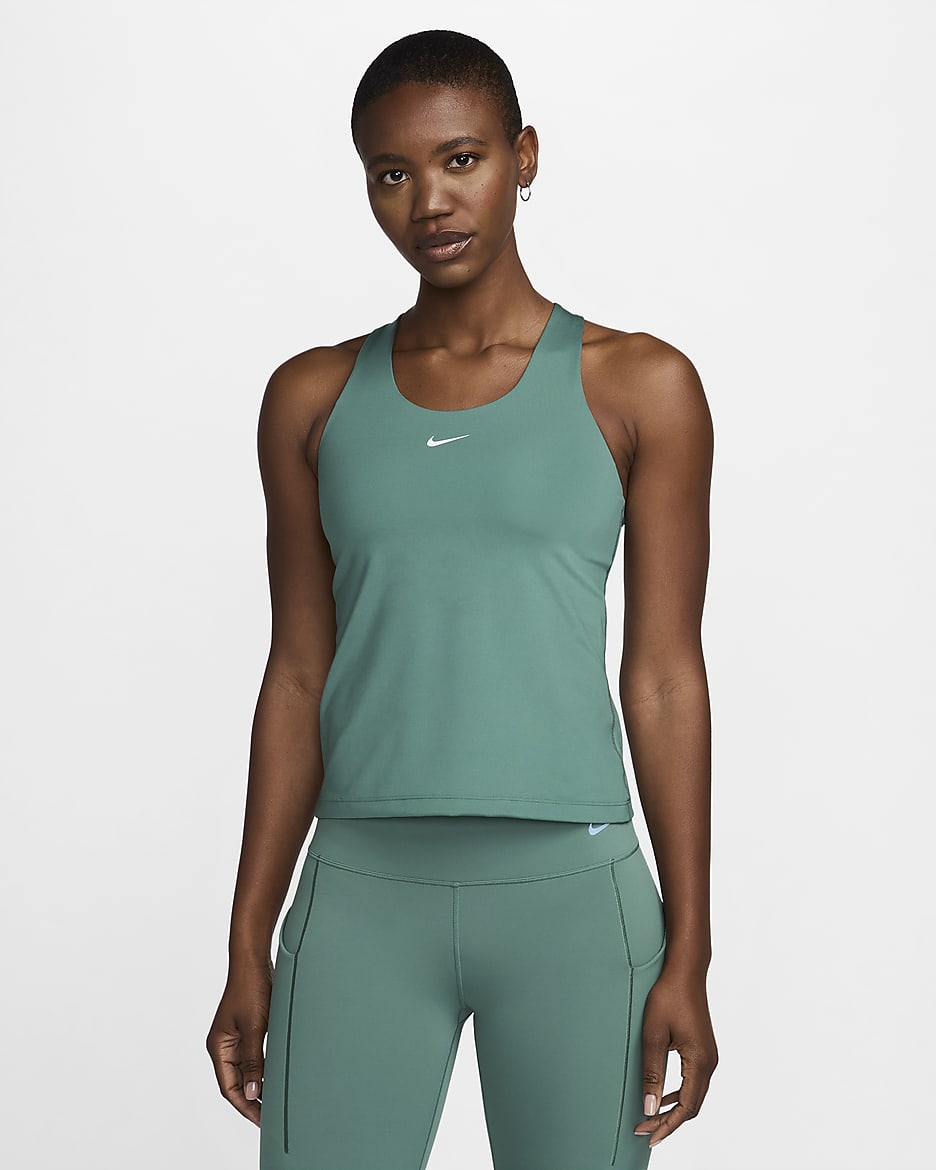 Camiseta de tirantes con bra deportivo con almohadilla de media sujeción para mujer Nike Swoosh - De costa a costa/De costa a costa/Blanco