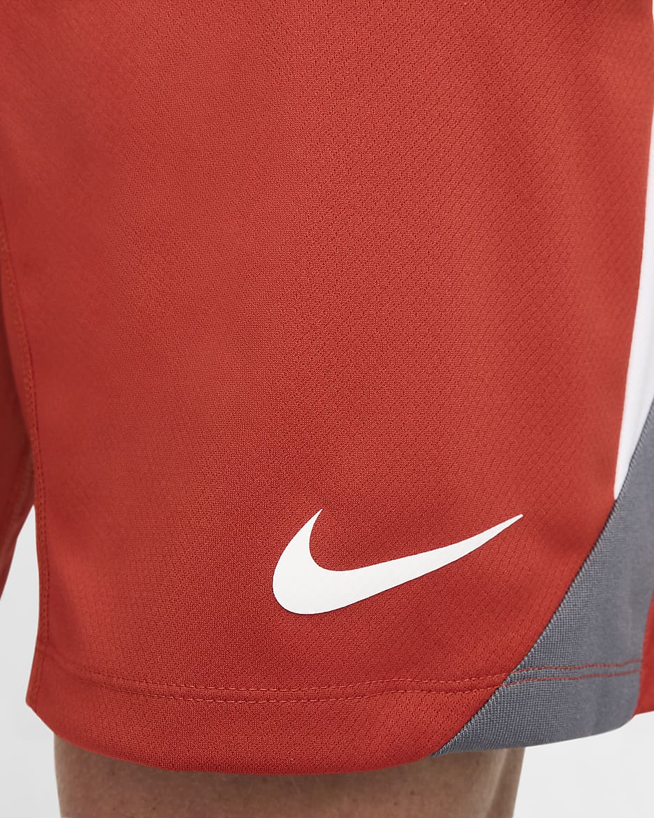 Męskie spodenki piłkarskie Dri-FIT Nike Strike - Dragon Red/Biel/Iron Grey/Biel