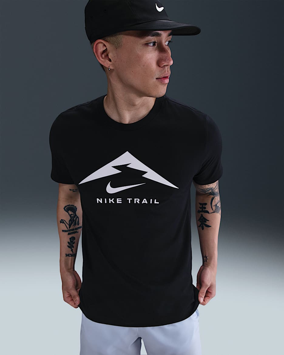 Nike Dri-FIT メンズ トレイル ランニング Tシャツ - ブラック/フットボールグレー