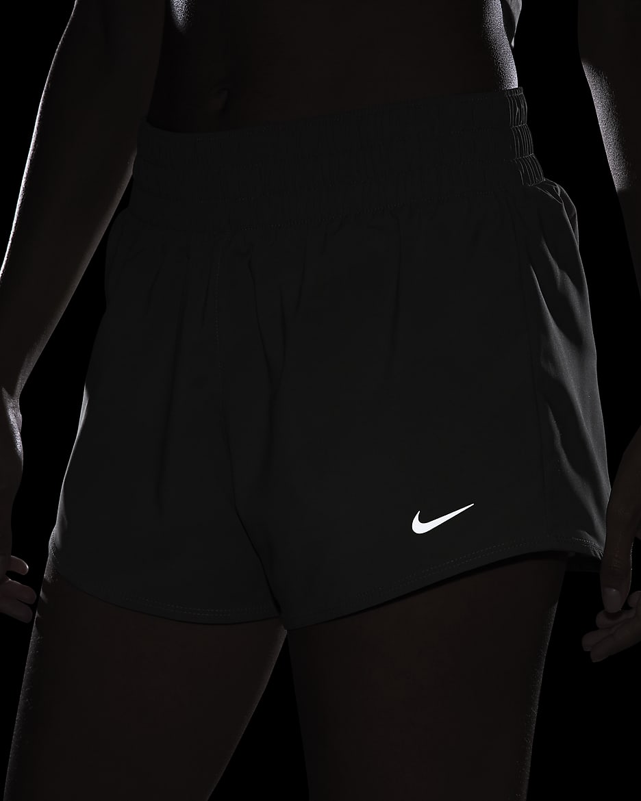 Shorts con forro de ropa interior Dri-FIT de tiro medio de 8 cm para mujer Nike One - Militar claro