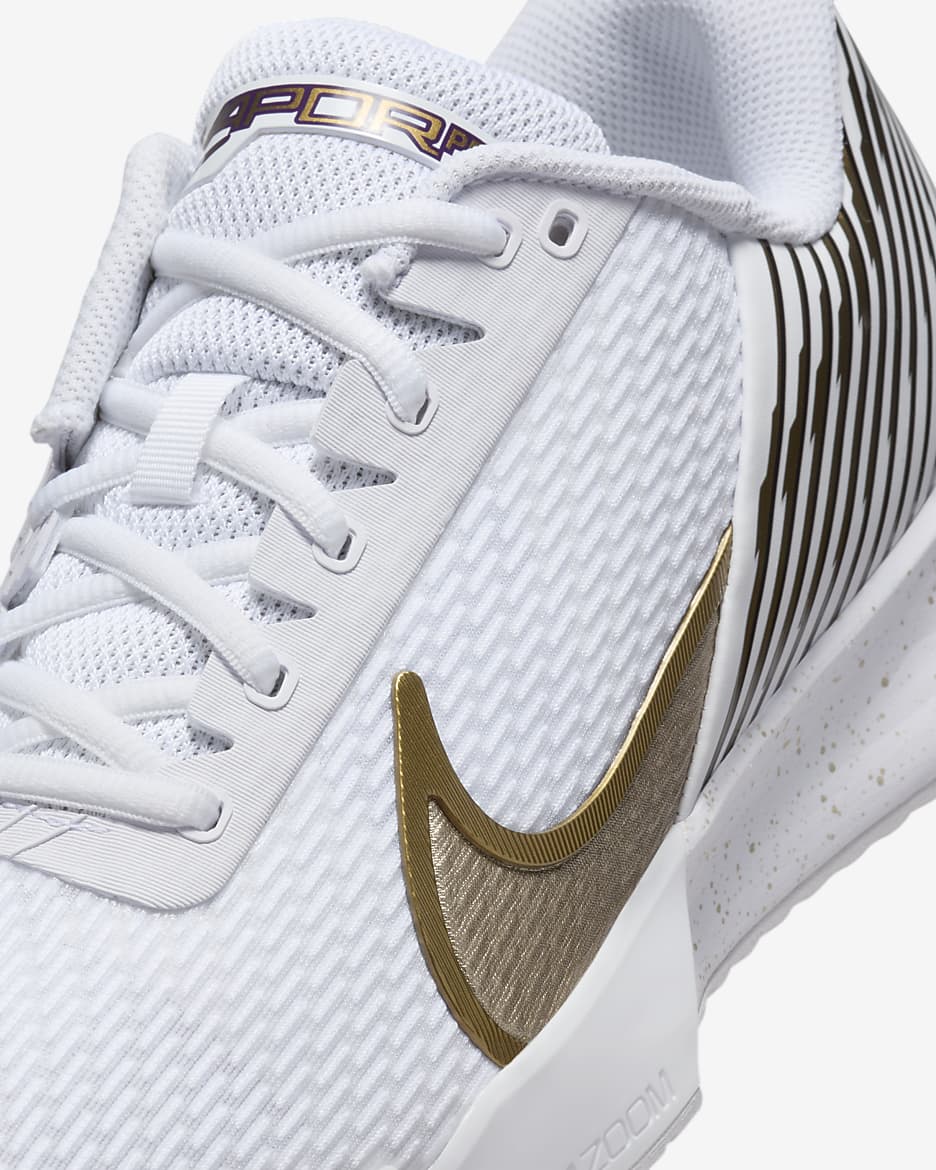 NikeCourt Vapor Pro 2 hardcourt-tennissko til mænd - hvid/Grand Purple/Metallic Gold Grain