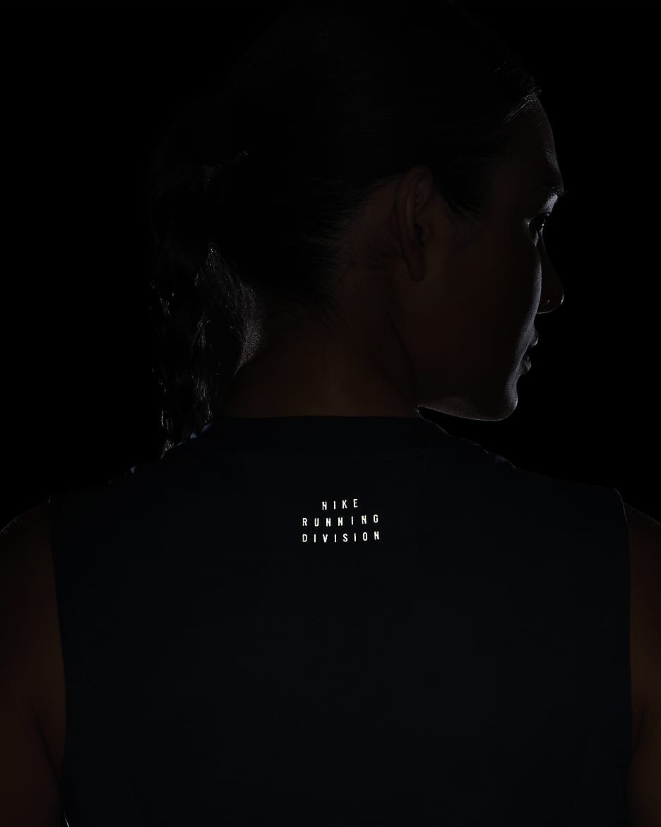 เสื้อกล้ามวิ่งผู้หญิง Dri-FIT พร้อมกระเป๋า Nike Running Division - Armory Navy