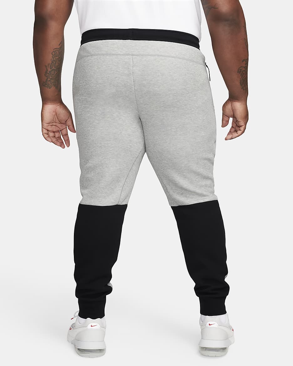 Joggingbyxor Nike Sportswear Tech Fleece för män - Dark Grey Heather/Svart/Vit