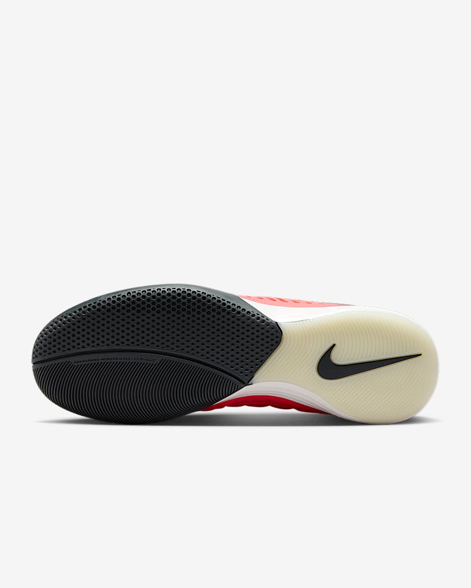 Nike Lunargato II Indoor/Court Low-Top Soccer Shoes