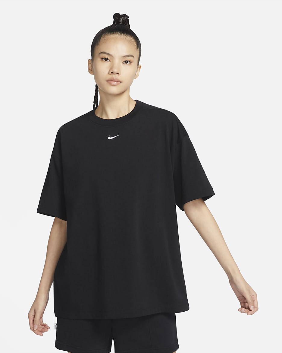 ナイキ スポーツウェア エッセンシャル ウィメンズ オーバーサイズ ショートスリーブ Tシャツ - ブラック/ホワイト