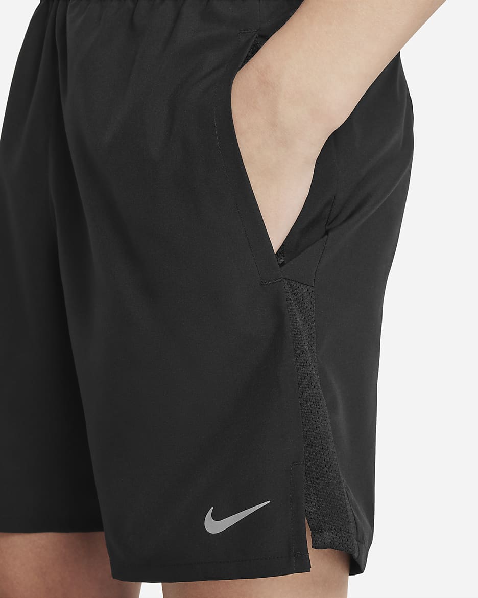 Shorts da training Nike Dri-FIT Challenger – Ragazzo - Nero/Nero