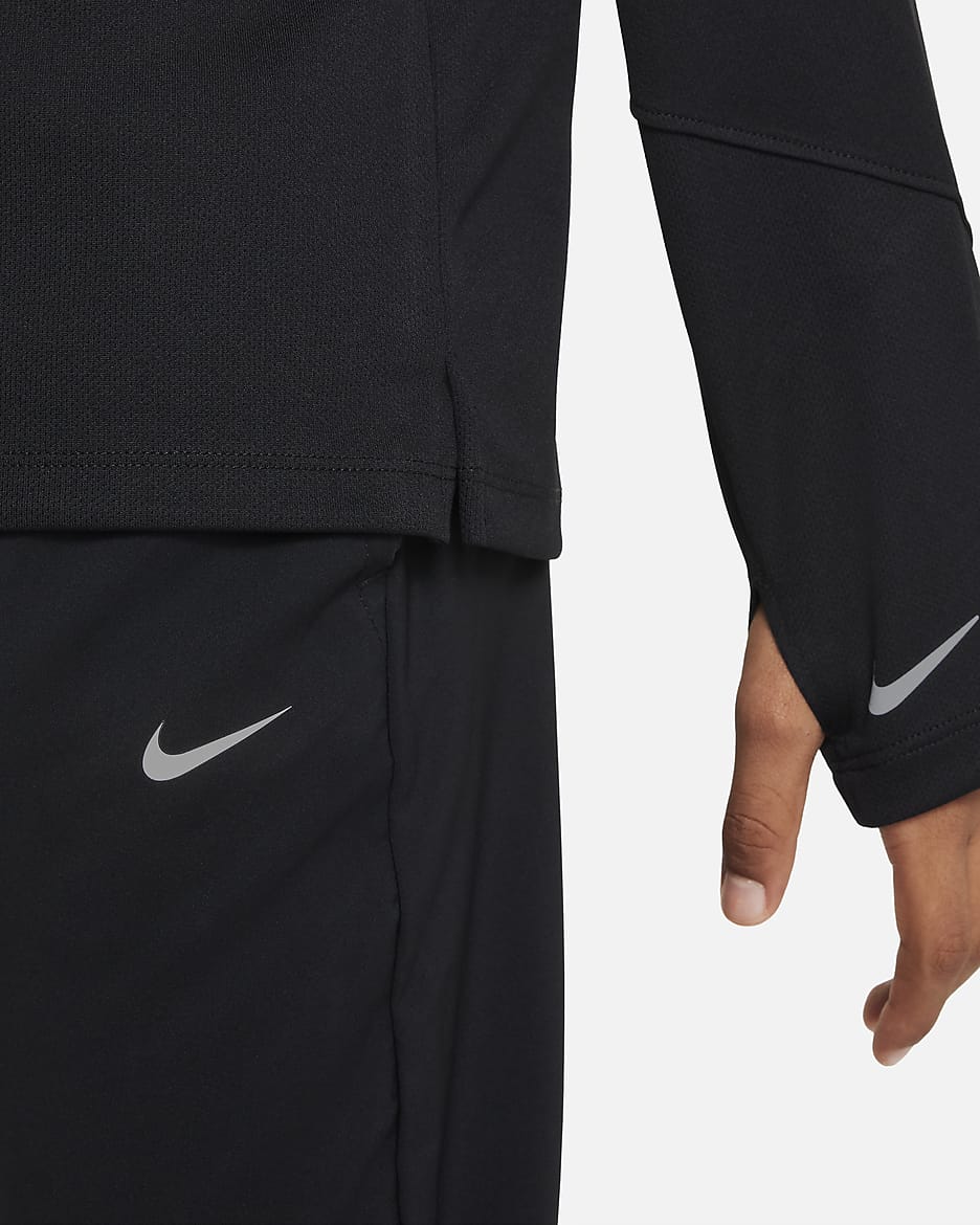 Nike Multi Dri-FIT UV langermet overdel med halv glidelås til store barn (gutt) - Svart