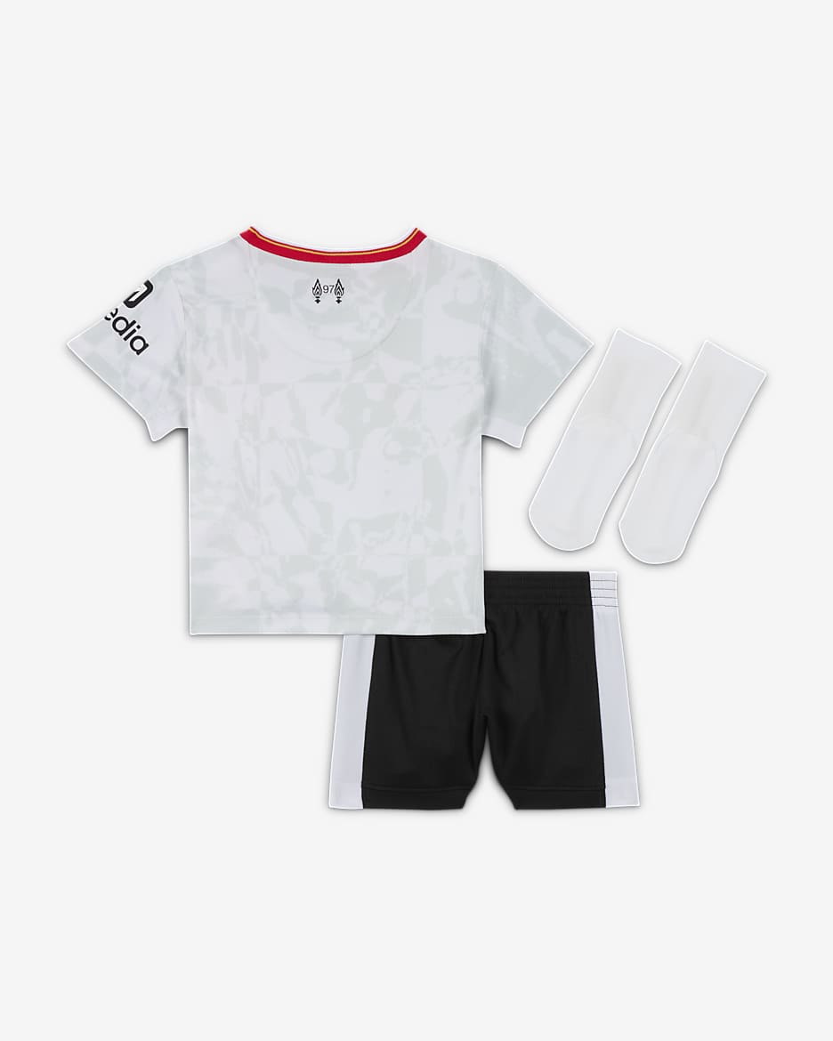 Conjunto de três peças de futebol Nike do terceiro equipamento Stadium Liverpool FC 2024/25 para bebé - Branco/Pure Platinum/Preto/Vermelho Global