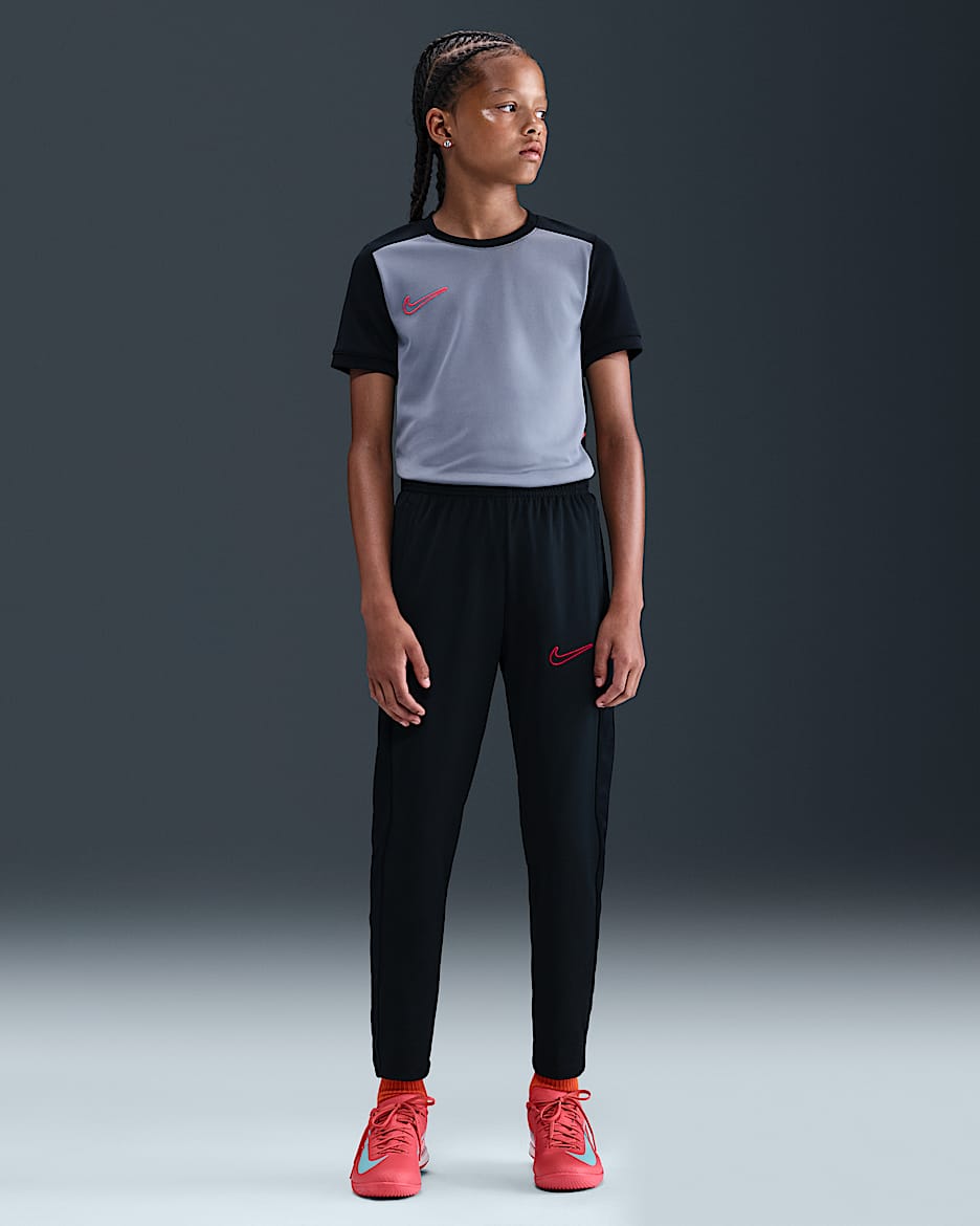 Nike Academy Dri-FIT Fußballhose (ältere Kinder) - Schwarz/Schwarz/University Red