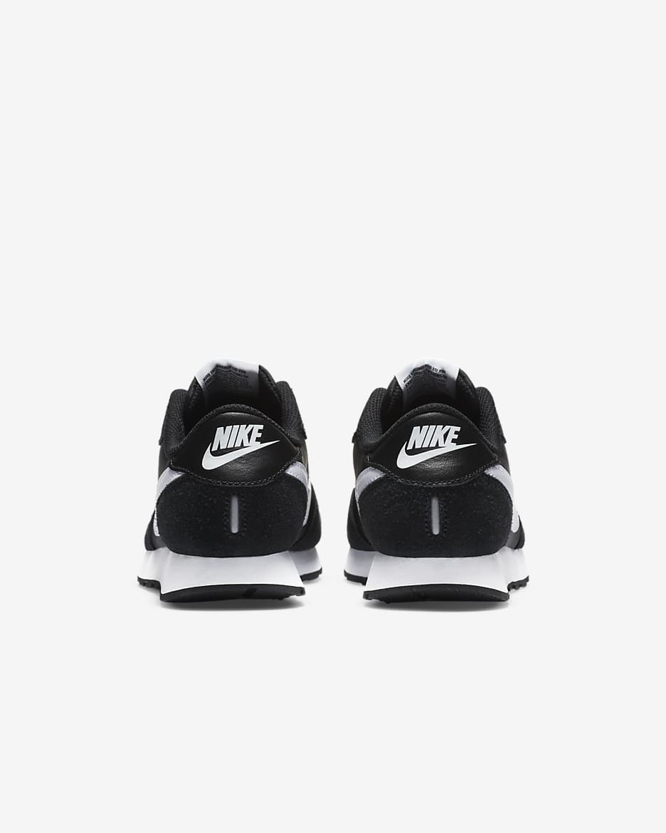 Nike MD Valiant Older Kids' Shoe - Black/White