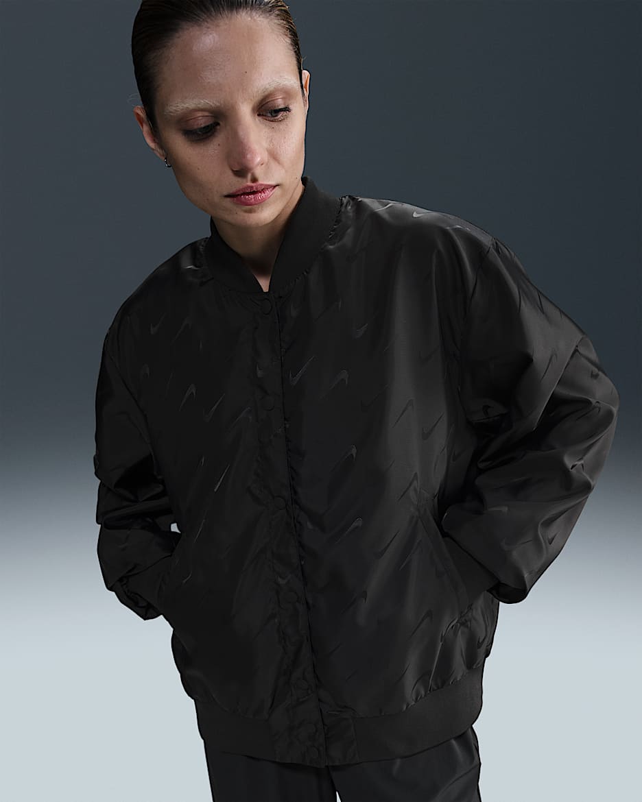 Nike Sportswear Destroyer ekstra stor jakke med monogram til dame - Svart