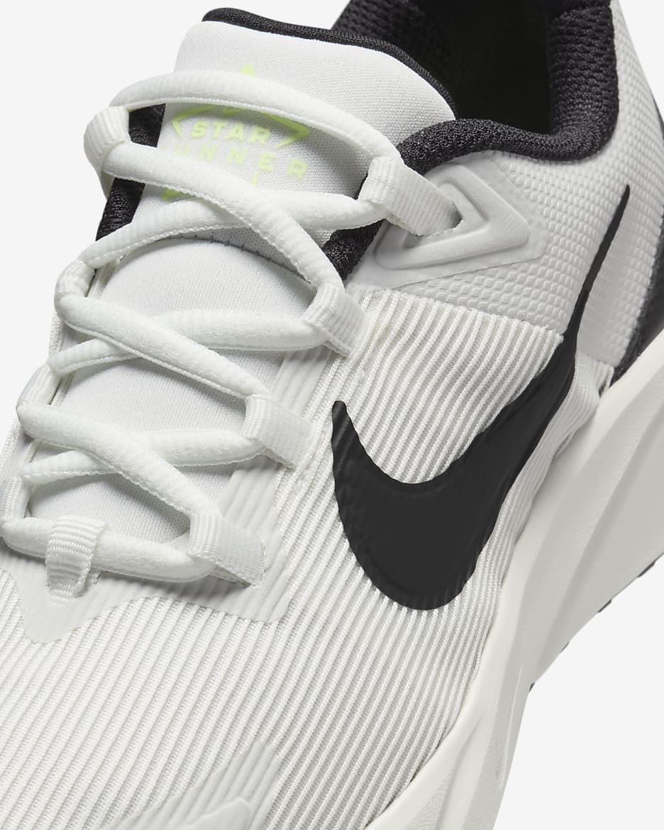 Nike Star Runner 4 løpesko til vei for store barn - Summit White/Barely Volt/Hvit/Svart