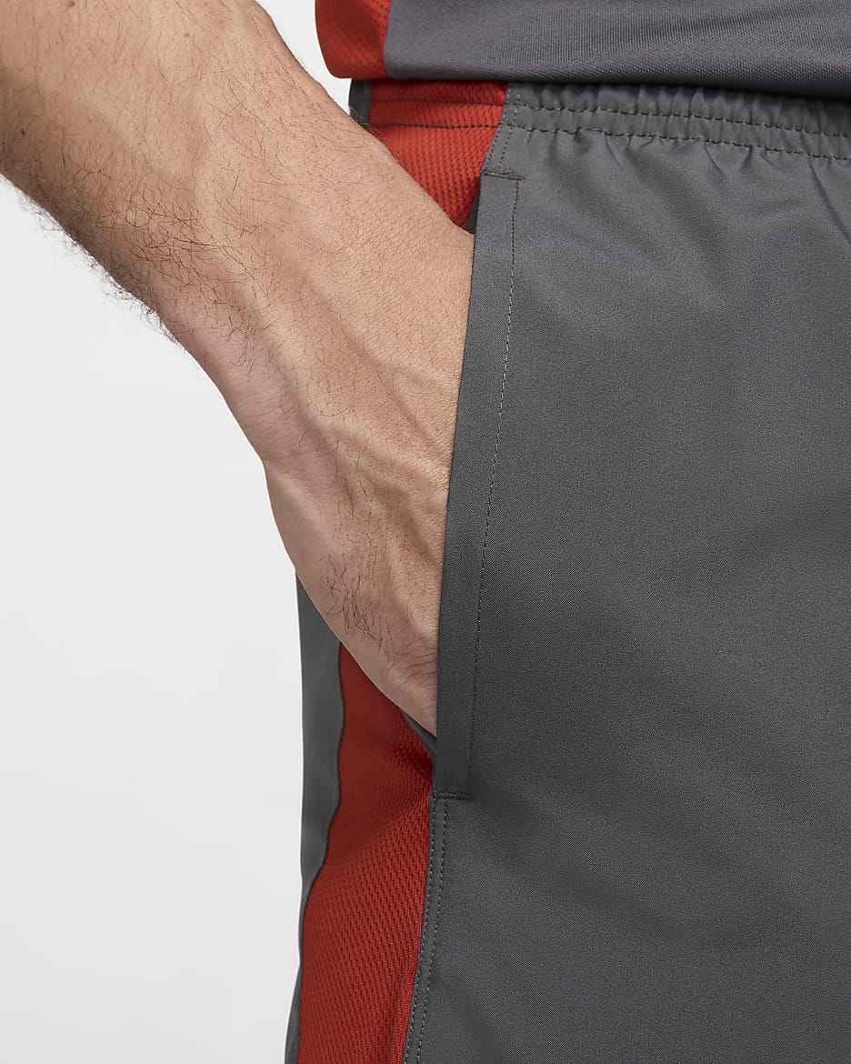 Shorts de fútbol para hombre Nike Academy - Gris hierro/Rojo dragón/Platino puro