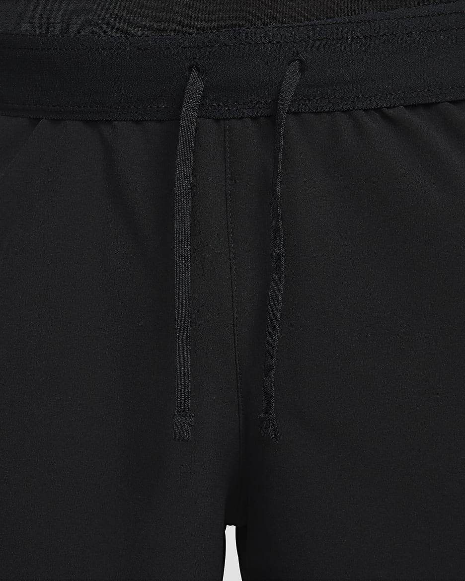 Nike Challenger herenshorts met binnenbroek (18 cm) - Zwart