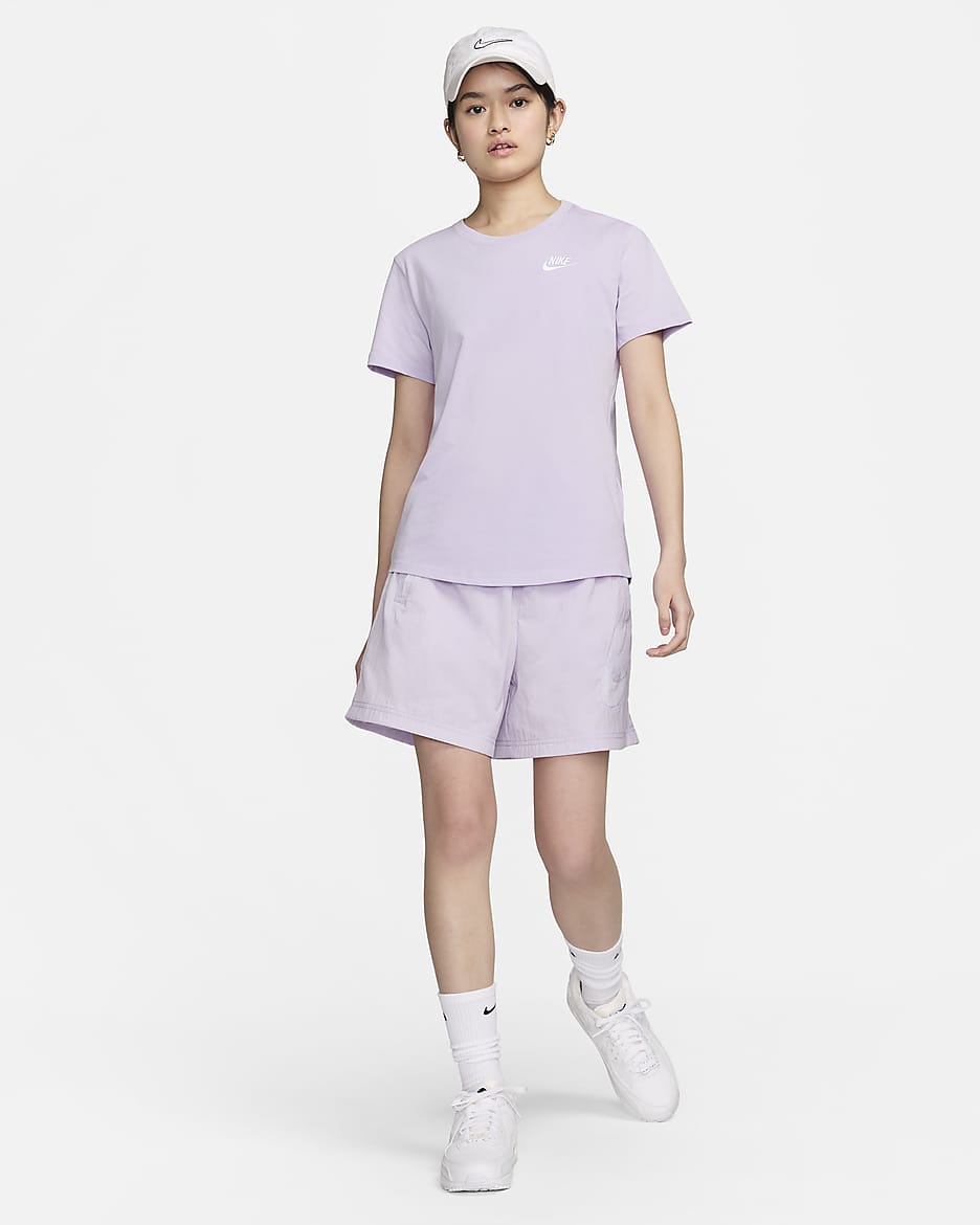 เสื้อยืดผู้หญิง Nike Sportswear Club Essentials - Violet Mist/ขาว