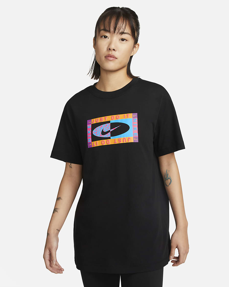 Nike Sportswear Women's T-Shirt - Black