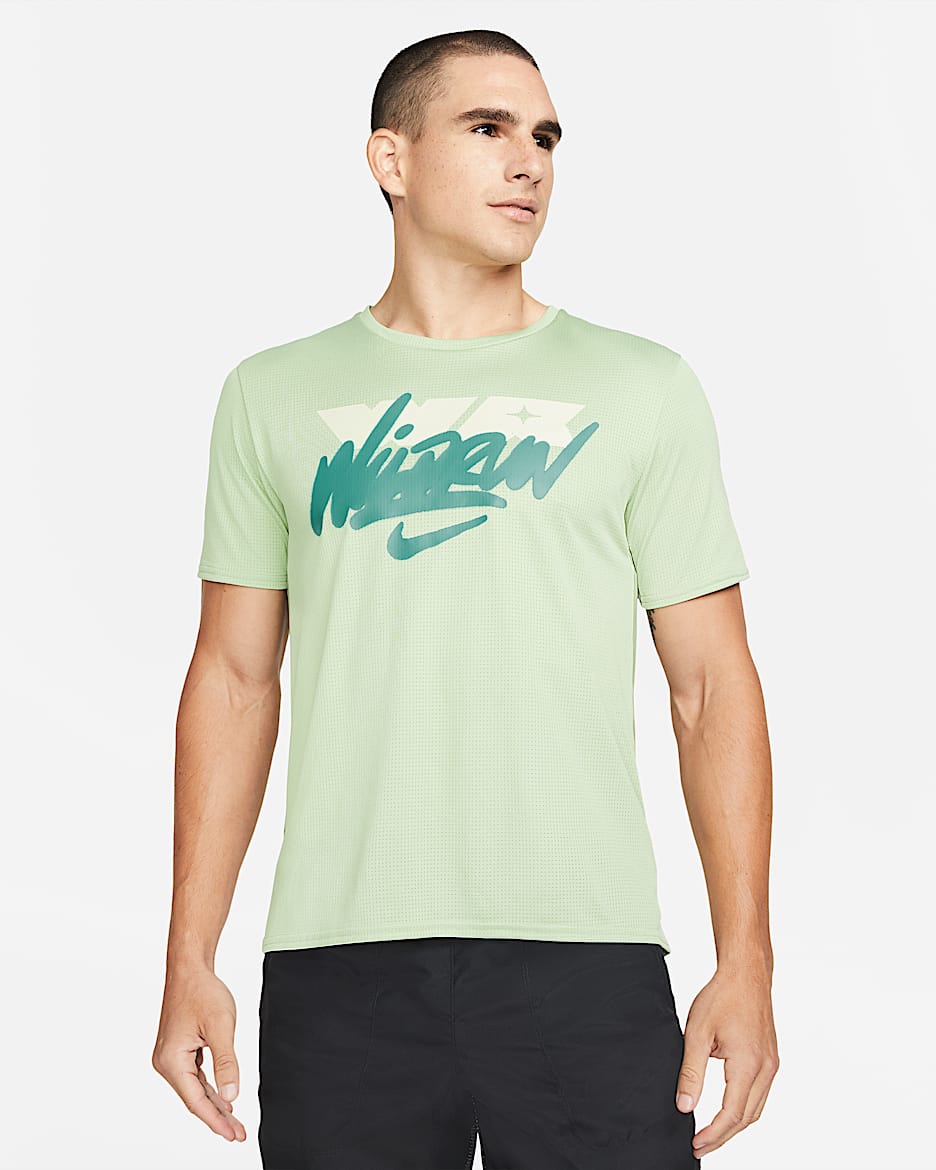 Playera de running de manga corta para hombre Nike Dri-FIT Wild Run Rise 365 - Pulpa dulce/Verde aceite