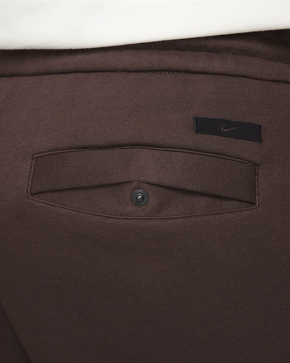 Nike Sportswear Tech Fleece Reimagined joggebukse med ledig passform og åpen fald til herre - Baroque Brown