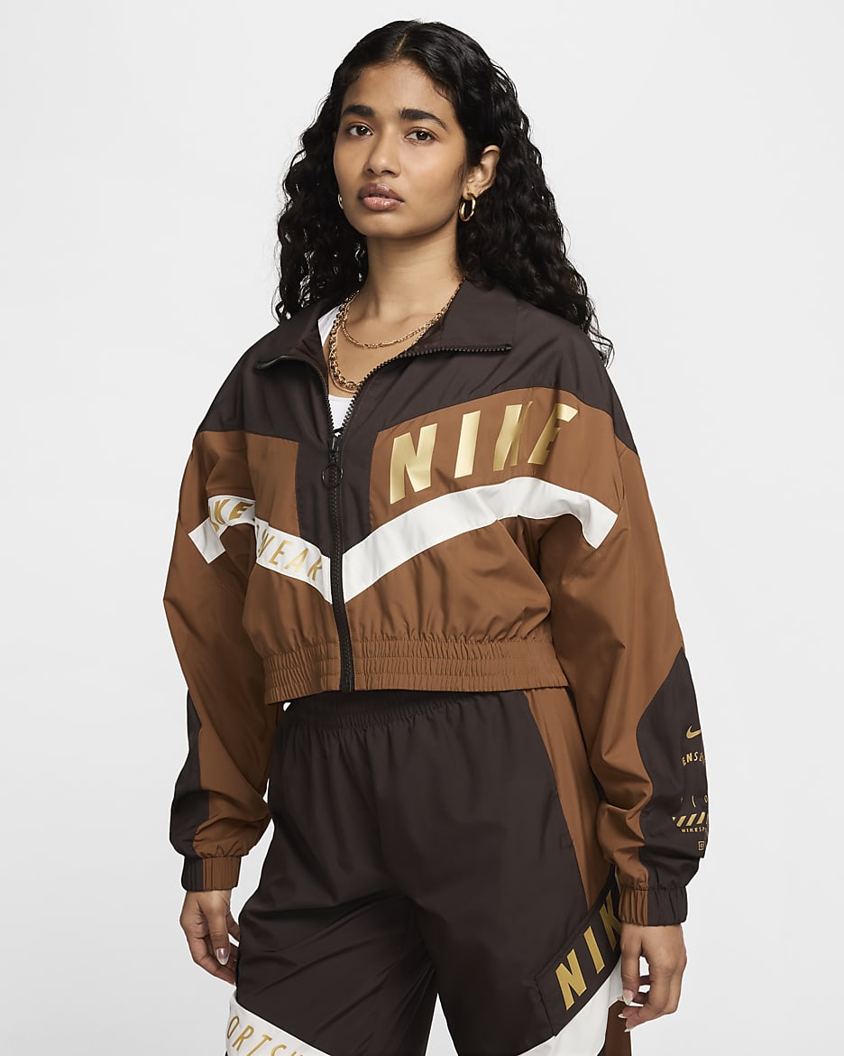 Nike Sportswear Chaqueta de tejido Woven - Mujer - Velvet Brown/Light British Tan/Sail