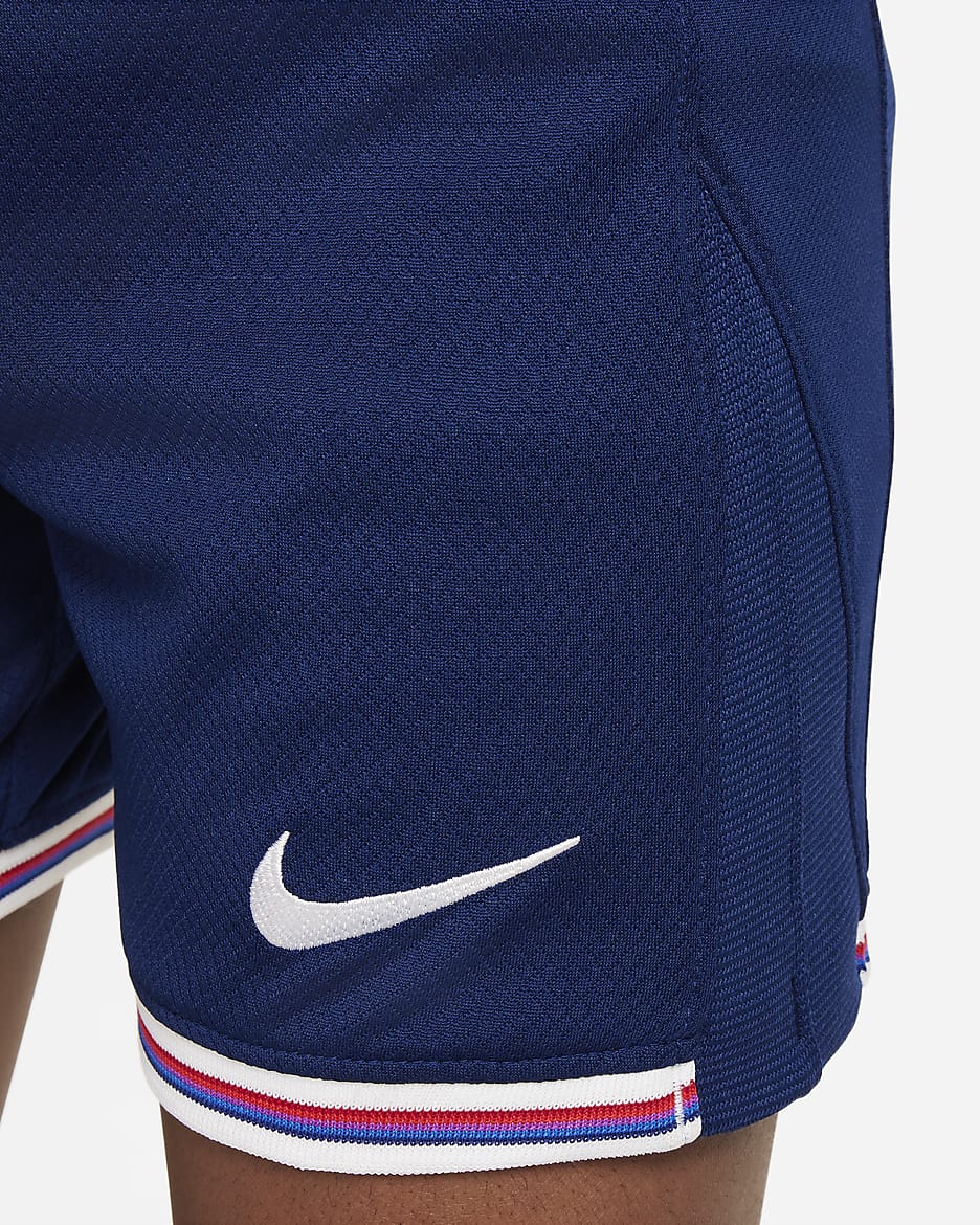 Conjunto de três peças de futebol de réplica Nike do equipamento principal Stadium Inglaterra 2024/25 para criança - Branco/Azul Void