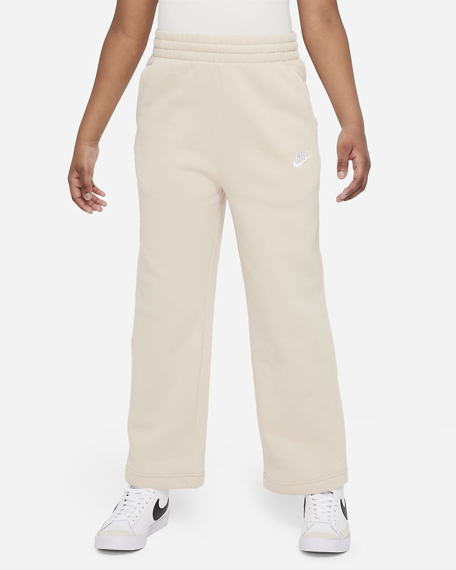 Pants de pierna ancha para niña talla grande Nike Sportswear Club Fleece - Duna/Duna/Blanco