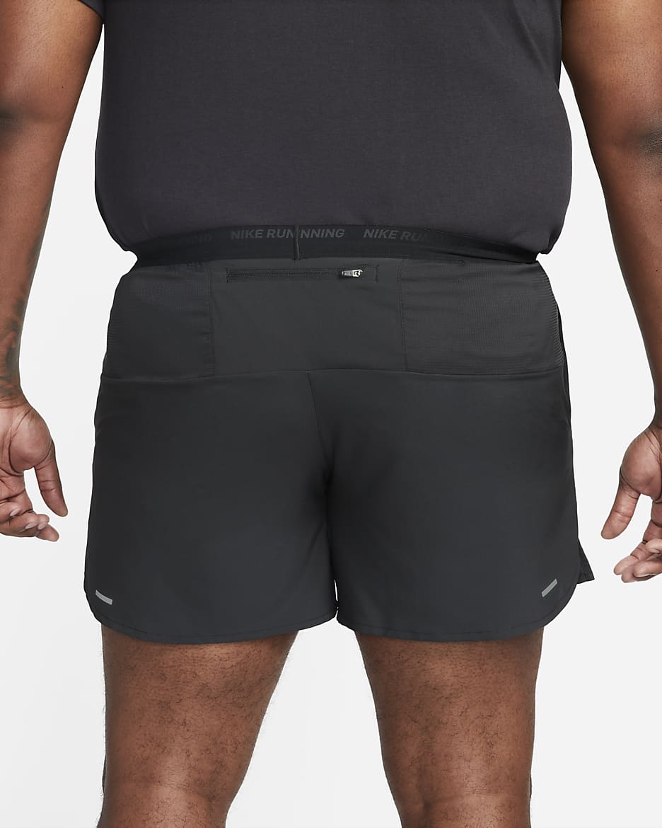 Shorts da running 13 cm con slip foderati Dri-FIT Nike Stride – Uomo - Nero/Nero