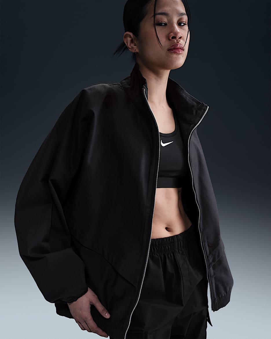 Chamarra de sarga Windrunner oversized para mujer Nike Sportswear Collection - Negro/Negro/Marrón terciopelo