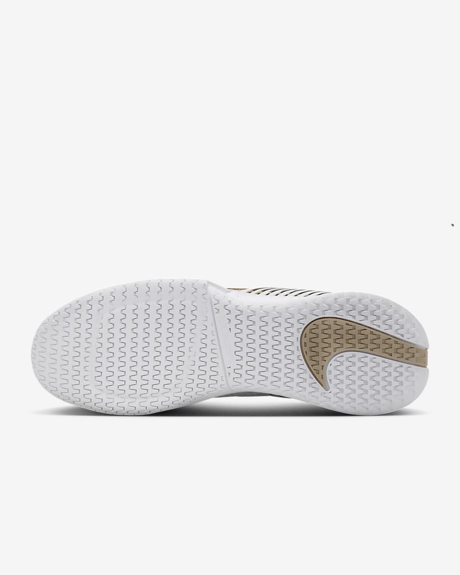 NikeCourt Vapor Pro 2 tennissko for hardcourt til herre - Hvit/Grand Purple/Metallic Gold Grain