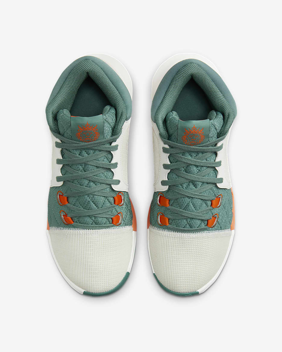 LeBron Witness 8 Basketballschuh - Sail/Bicoastal/Campfire Orange/Safety Orange